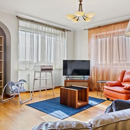 125 Sqm Family Friendly With Kids Room Bucharest Exterior photo