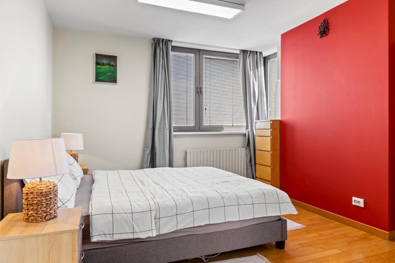 125 Sqm Family Friendly With Kids Room Bucharest Exterior photo