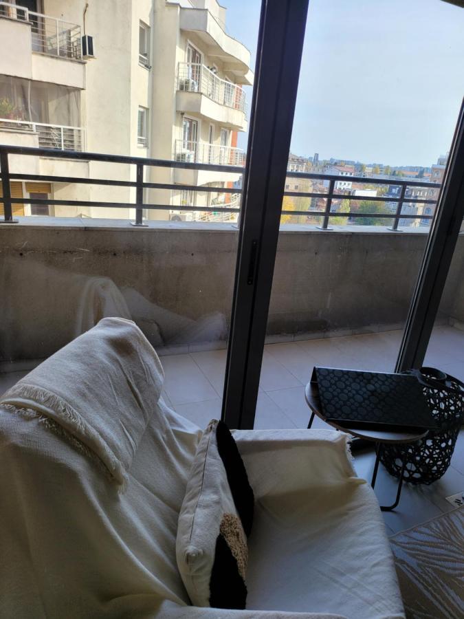 125 Sqm Family Friendly With Kids Room Bucharest Exterior photo