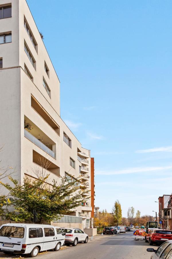 125 Sqm Family Friendly With Kids Room Bucharest Exterior photo