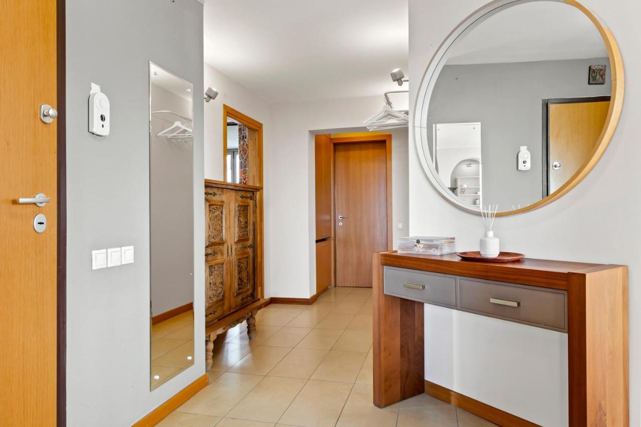 125 Sqm Family Friendly With Kids Room Bucharest Exterior photo