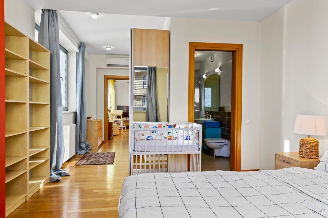 125 Sqm Family Friendly With Kids Room Bucharest Exterior photo